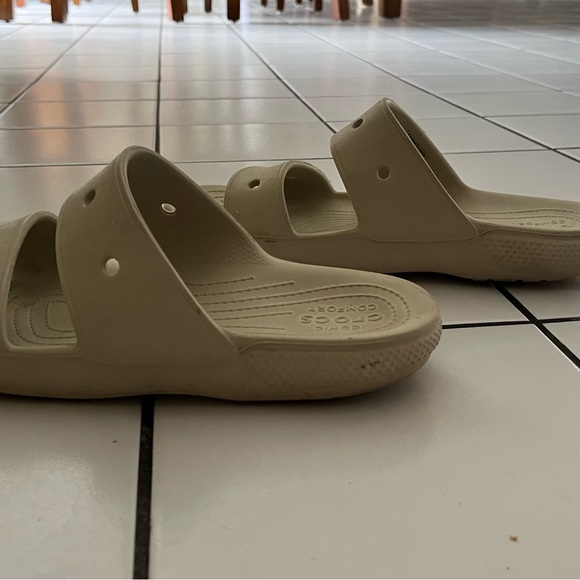 Crocs Slides - Picture 4 of 9